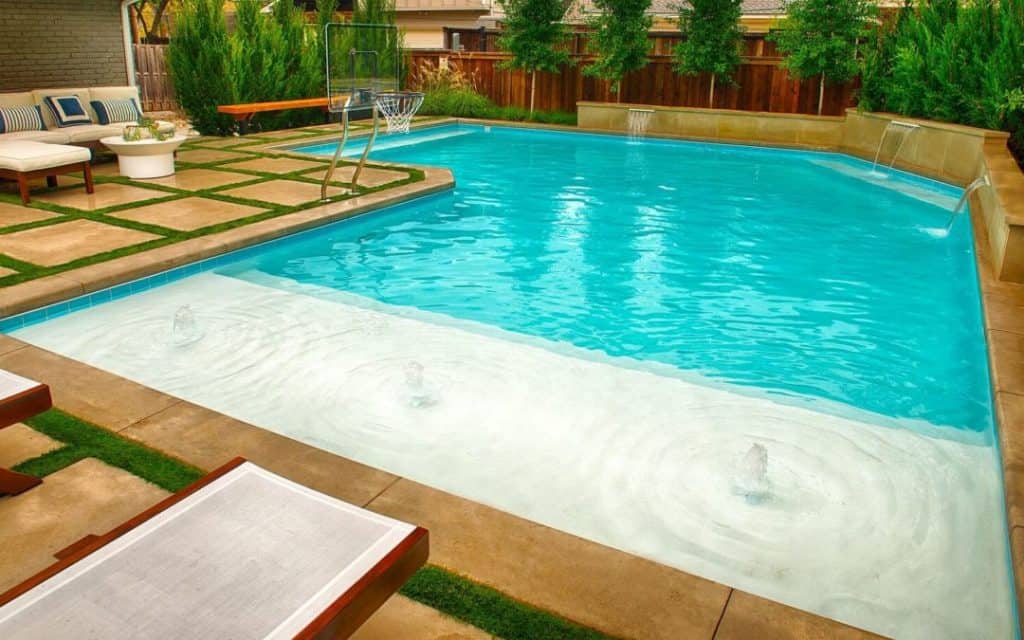 Elegant Pool Design in Dallas Bellewood Drive