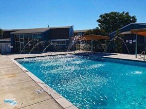commercial pool with water features